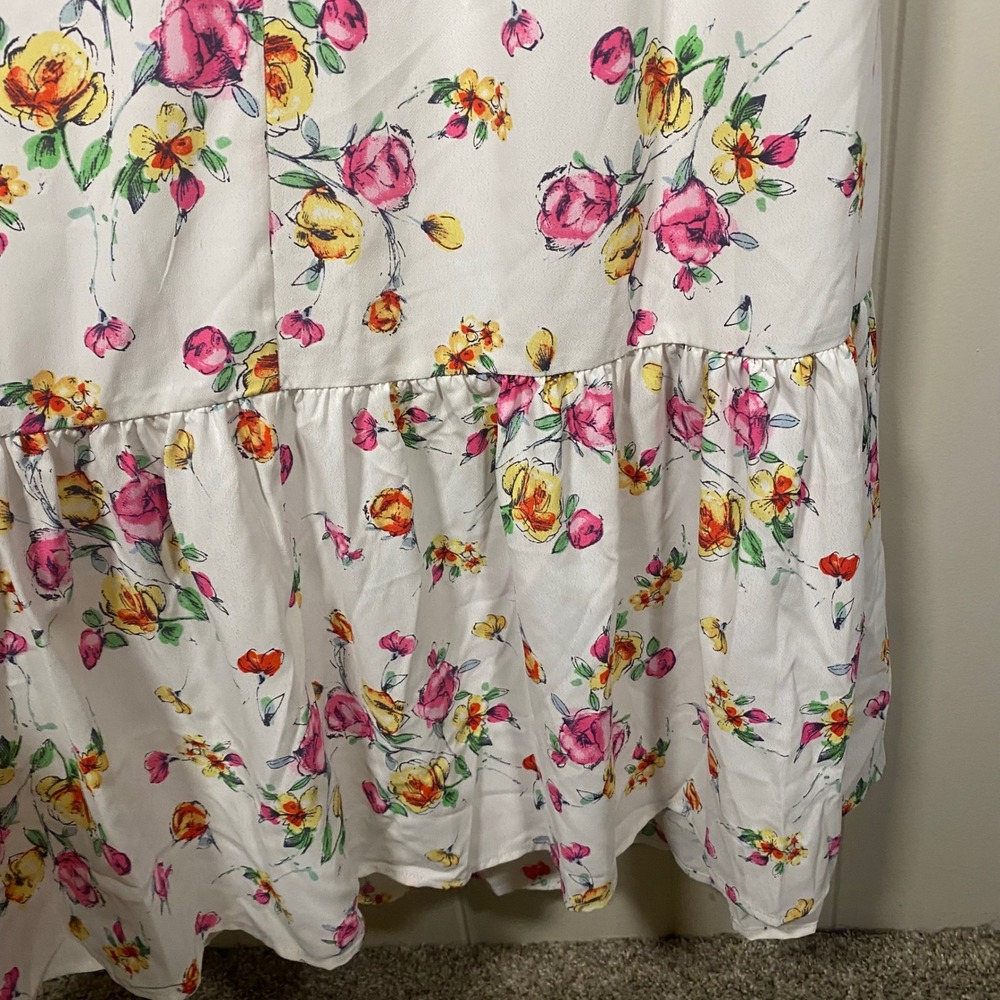 NWT WAYF Ivory Floral Front Cut-Out Tiered Midi Dress Size L Resort Vacation - Picture 9 of 13
